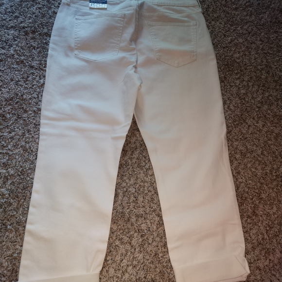 NWT! Old Navy jeans Sz 14 - Picture 3 of 12